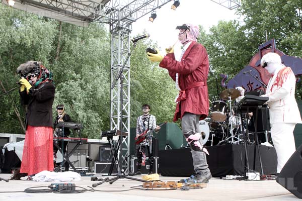 GARY WILSON AND THE BLIND DATES - 2013-05-26 - PARIS - Parc de la Villette - 